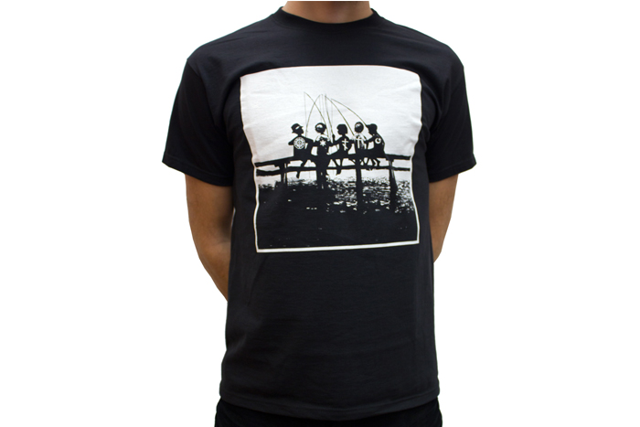 czarny t-shirt z czarno-białym nadrukiem Religie Podlasia