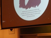 Pligrandigu la foton Prezento de la agado de CLZ dum la kongreso en Nitro - prezentas Magdalena Urbańska kaj Anna Talarczyk.